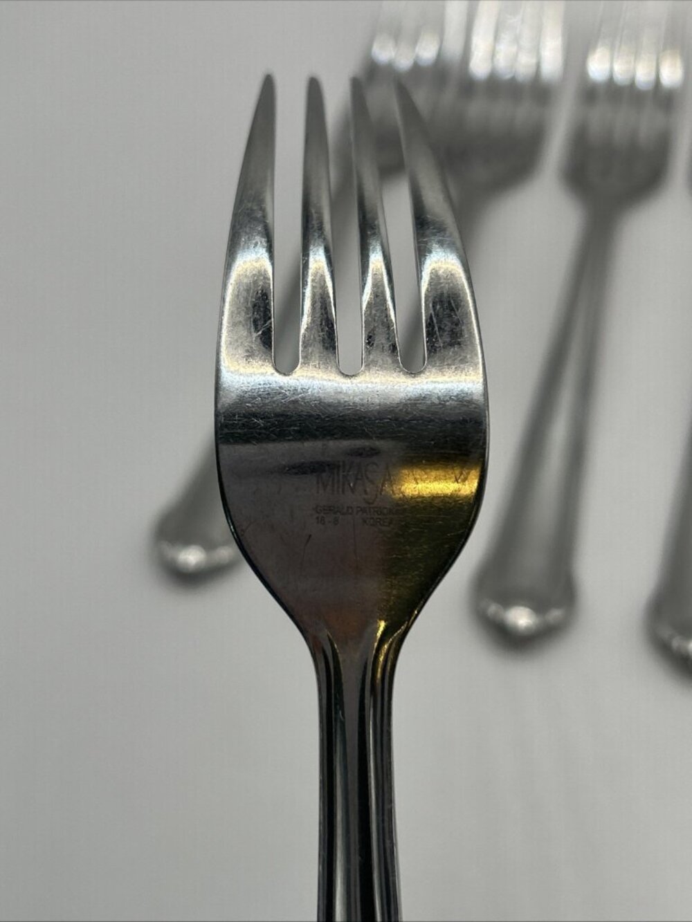 Mikasa CLASSICO SATIN Dinner Forks (Set of 8) Gerald Patrick 18/8 Korea 8 1/8" - Picture 4 of 16
